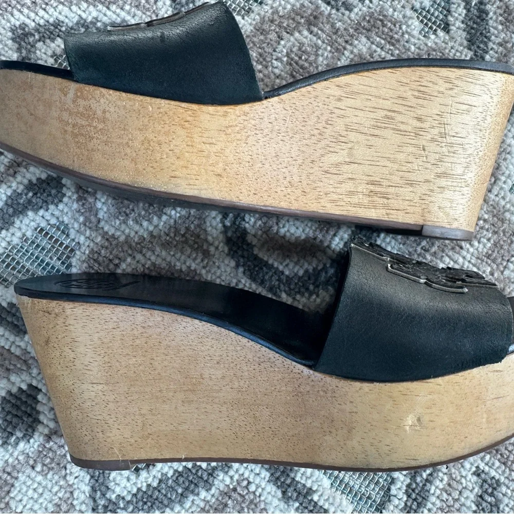 Tory Burch Ines Wedge Black Sandals Size 6M